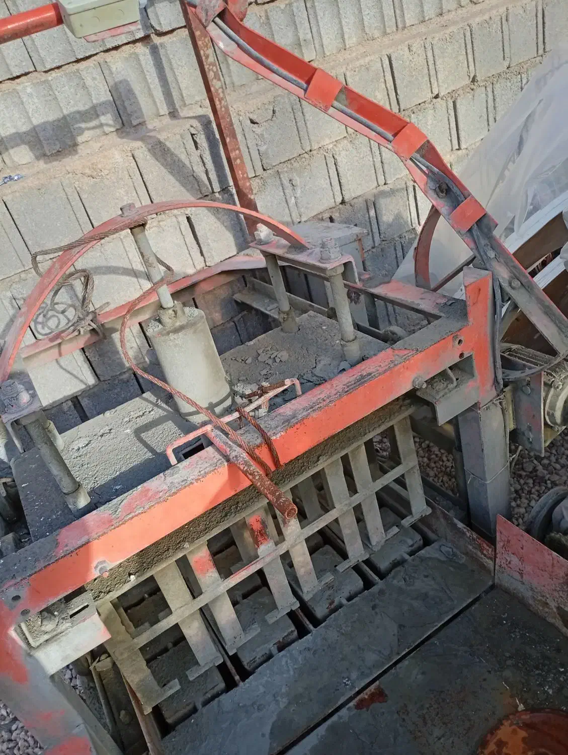 دستگاه بلوک زنی|ماشین‌آلات صنعتی|صدرا-فارس, فاز ۲|دیوار