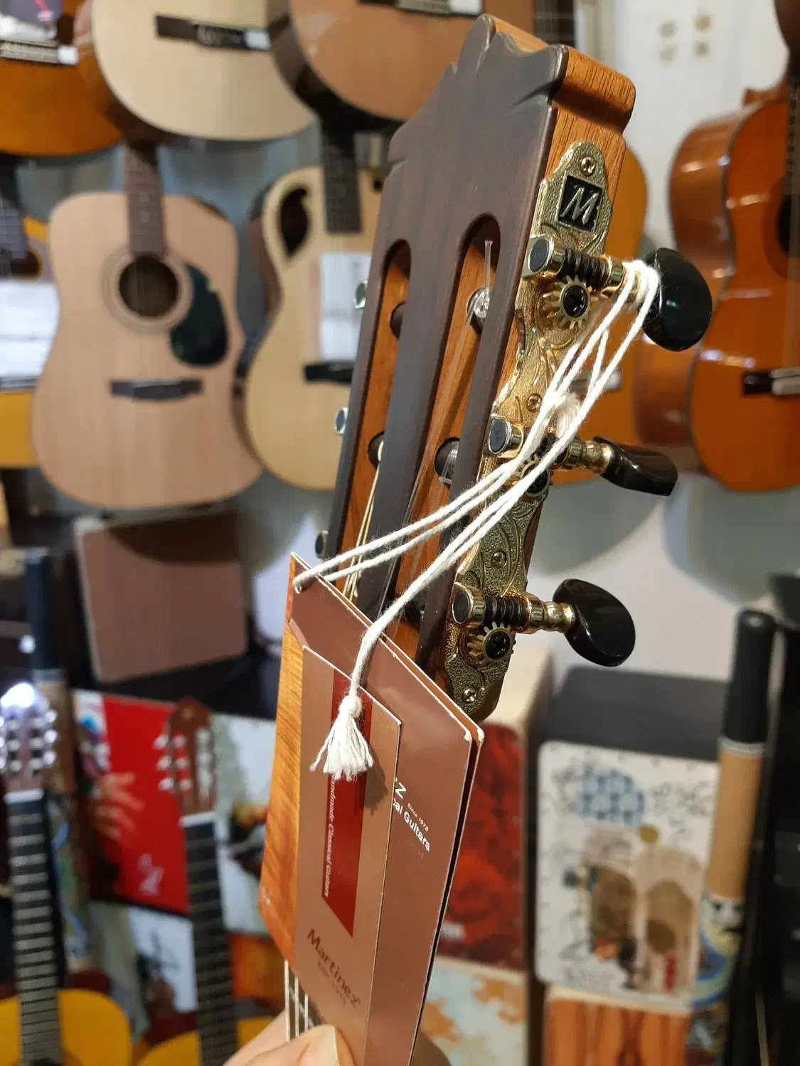 گیتار تمام چوب مارتینز اصلی|گیتار، بیس، امپلیفایر|تهران, اکباتان|دیوار