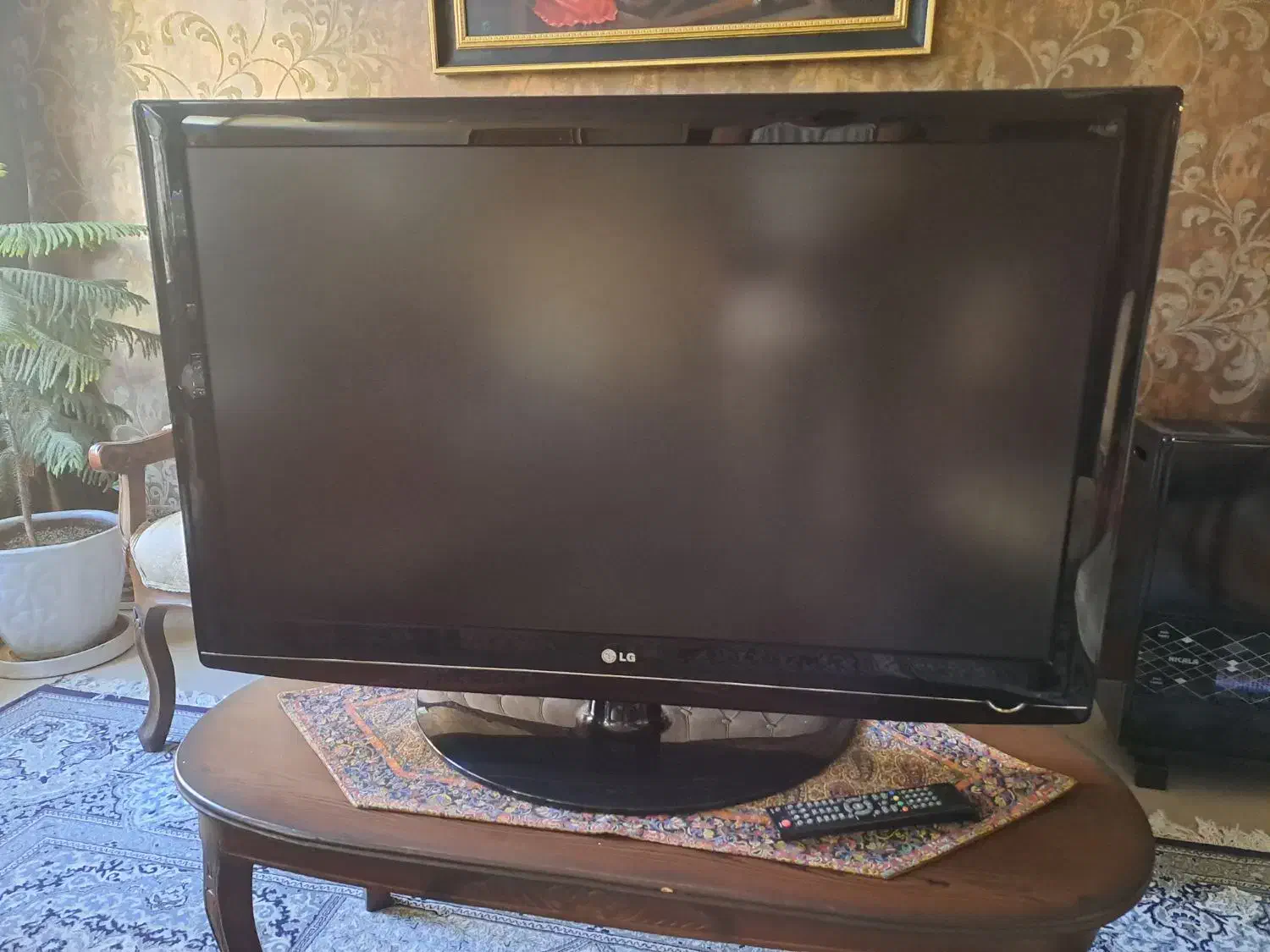 تلویزیون ۴۲ اینج برندLG سالم و تمیز|تلویزیون و پروژکتور|یزد, |دیوار