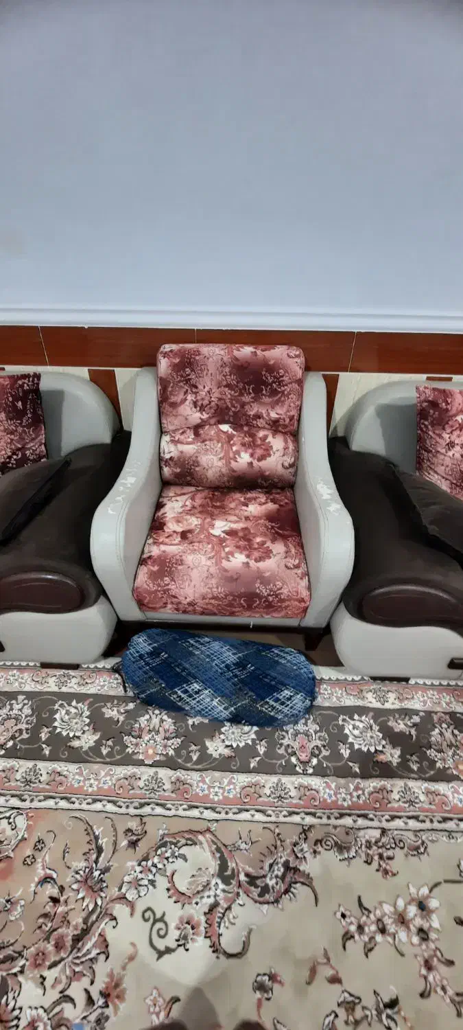 مبل ۱۰ نفره در حد نو سالم|مبلمان خانگی و میز عسلی|کوهنجان, |دیوار