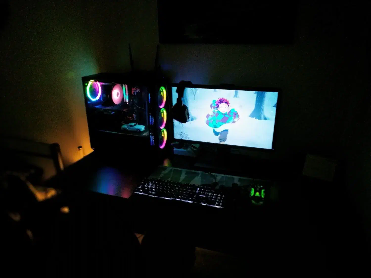 کیس گیمینگ با مانیتور کیبورد موس و میز صندلی|رایانه رومیزی|قدس, شهرقدس|دیوار