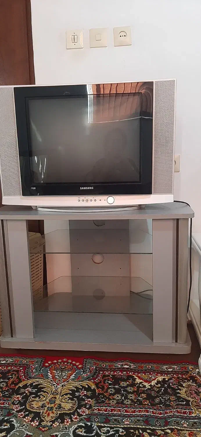 تلویزین ومیز|تلویزیون و پروژکتور|رشت, فلسطین|دیوار