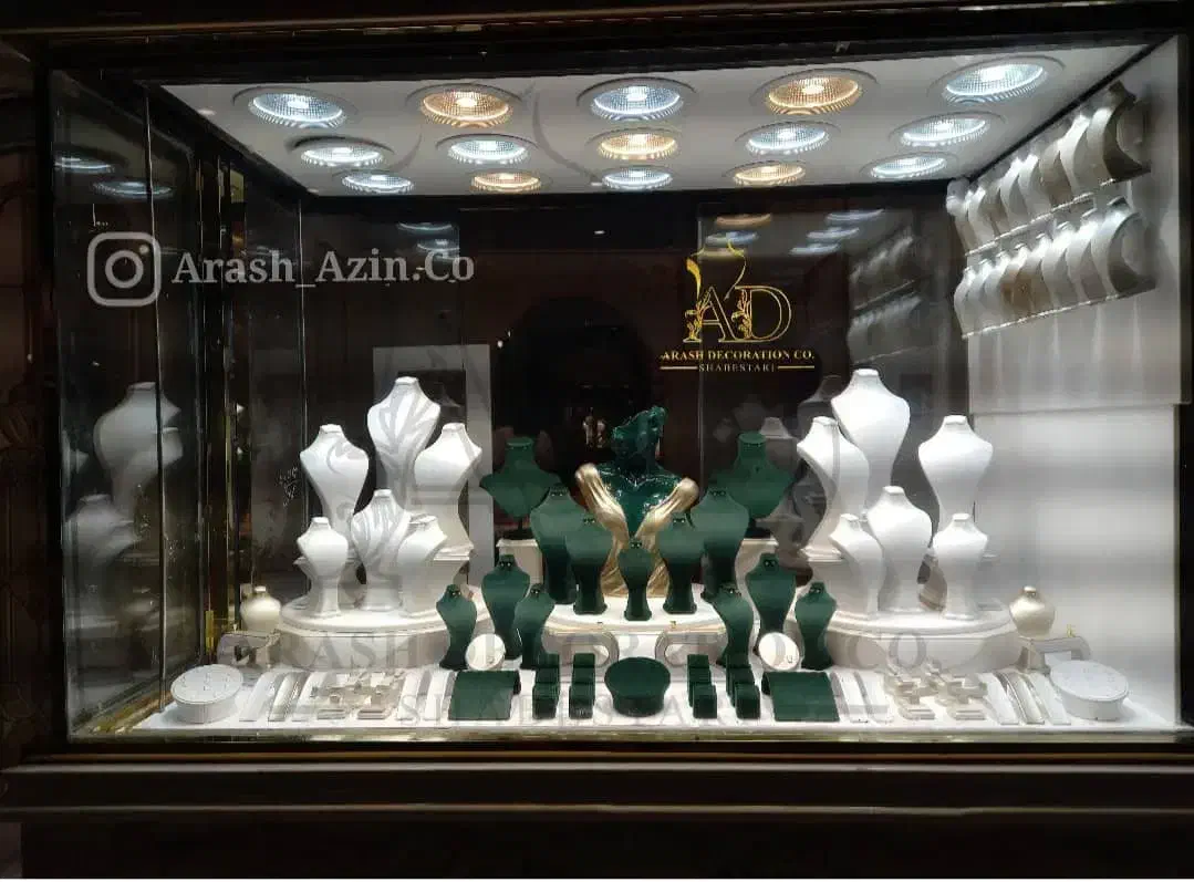 دکور ویترین طلافروشی/مانکن طلا/ استند طلا جواهرات|مجسمه، تندیس، ماکت|تهران, امام خمینی|دیوار