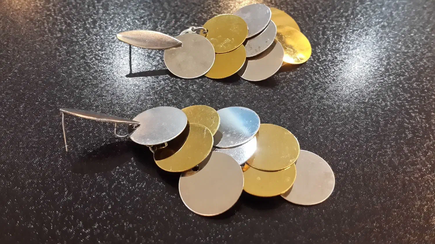 گردنبند، گوشواره، دستبند|بدلیجات|پرند, فاز ۰|دیوار