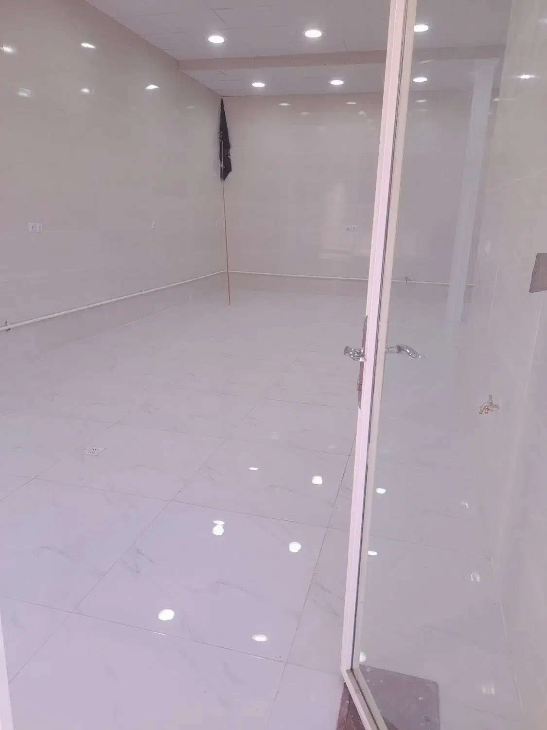 اجاره مغازه رهن ۱۰۰ میلیون اجاره ۱۲ میلیون|اجارهٔ مغازه و غرفه|سلماس, |دیوار