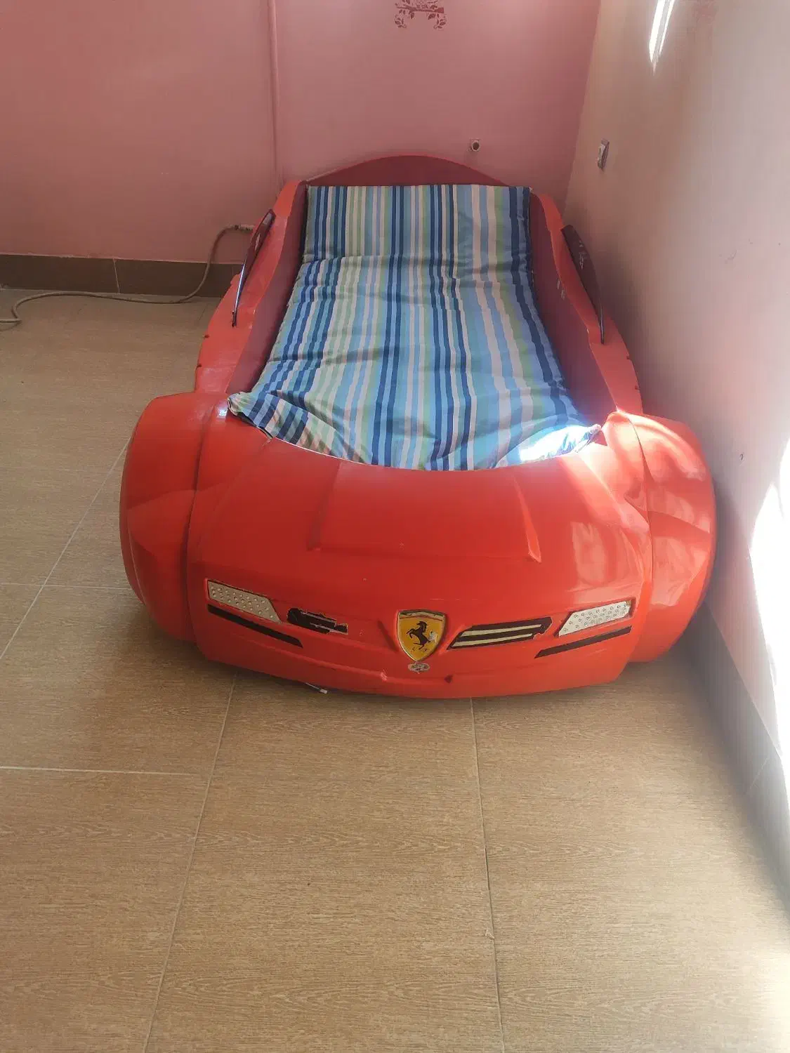 تخت کودک و نوجوان|تخت و سرویس خواب|سیرجان, |دیوار