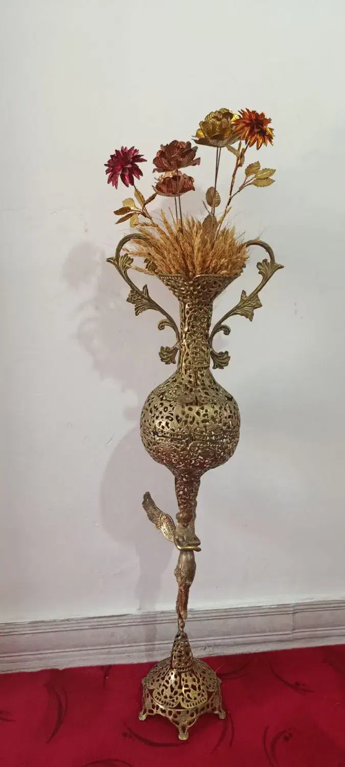 گل و گلدان برنز|گل و گیاه طبیعی|تویسرکان, |دیوار