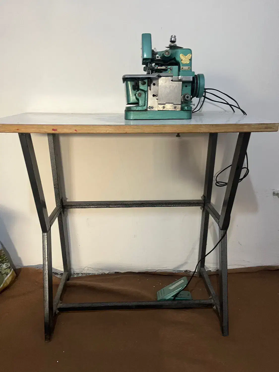 چرخ سردوز|چرخ خیاطی و ریسندگی|مشهد, عامل|دیوار