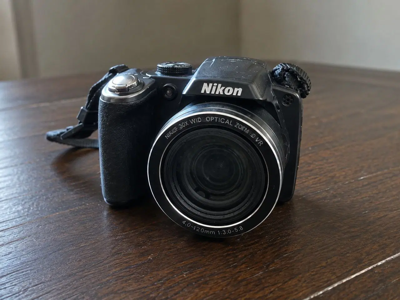 دوربین عکاسی نیمهحرفهای نیکون Nikon Coolpix|دوربین عکاسی و فیلمبرداری|تهران, فلسطین (میدان انقلاب)|دیوار