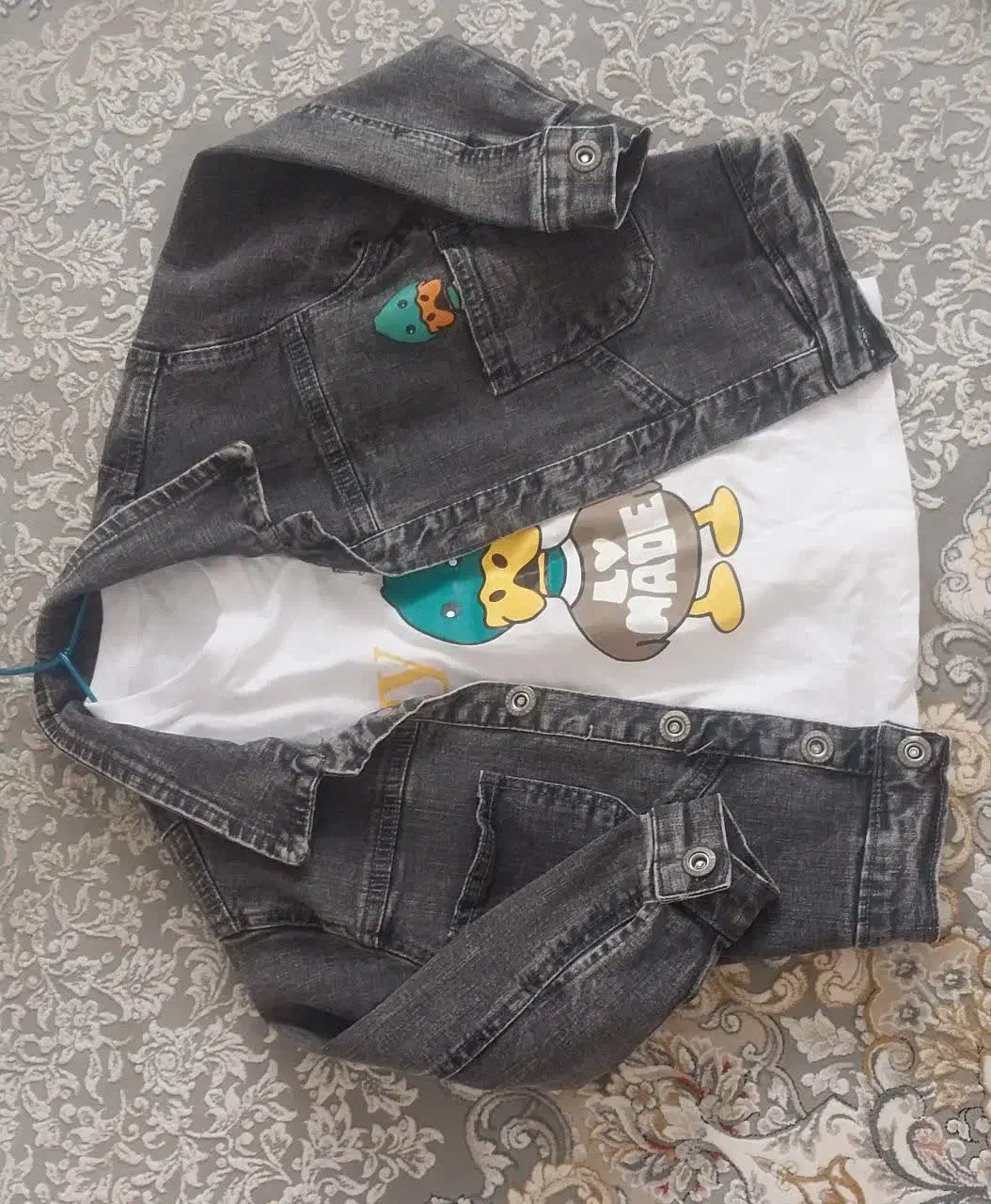 سلام یک عدد لباس سه تیکه زغالی پسرانه سایز ۵|کفش و لباس بچه|بافق, |دیوار