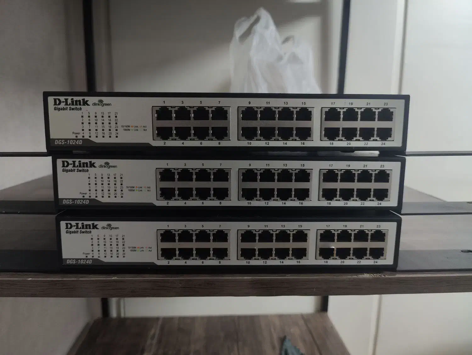 سوییچ D-Link ۲۴ پورت استوک ۱۰۲۴|مودم و تجهیزات شبکه|مشهد, جنت|دیوار