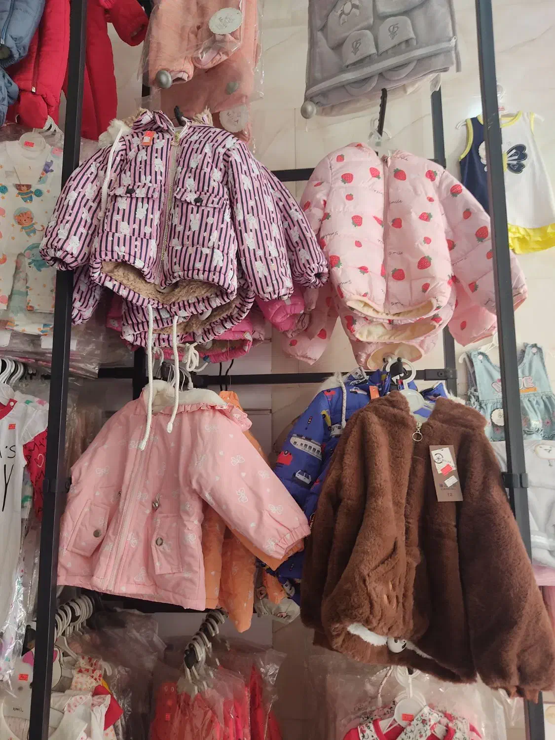 لباس بچگانه|کفش و لباس بچه|محمدشهر, همایون ویلا|دیوار