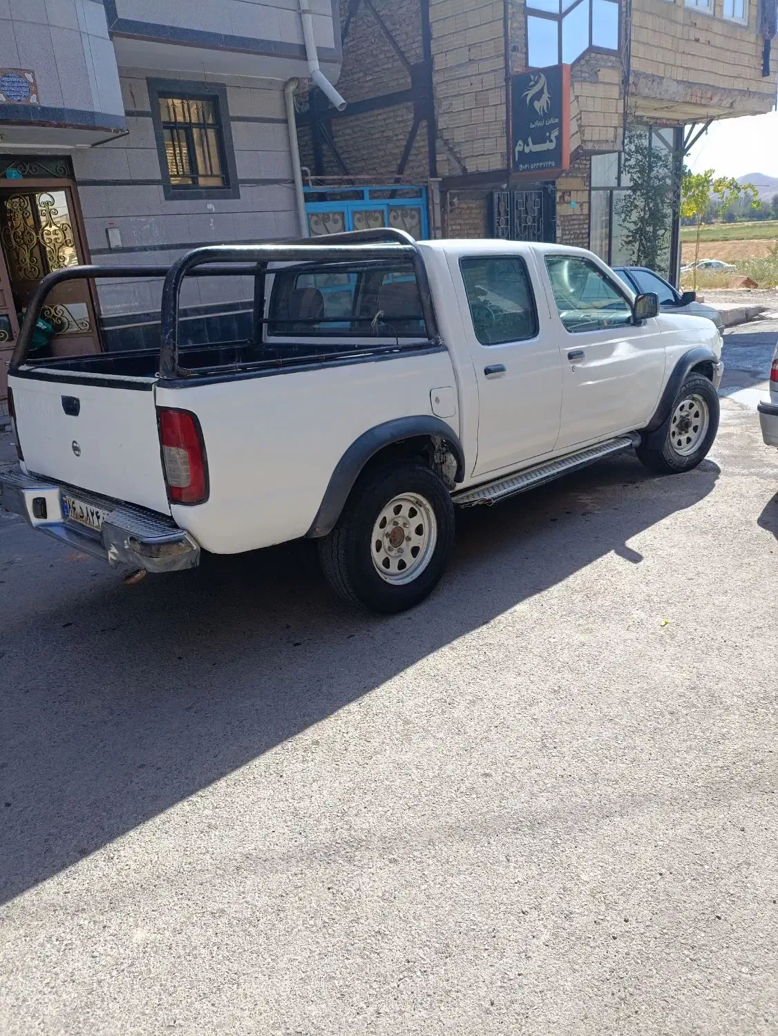 نیسان پیکاپ دو کابین، مدل ۱۳۸۸ ژاپن  فنی یک پلمپ|خودرو سواری و وانت|میانه, |دیوار