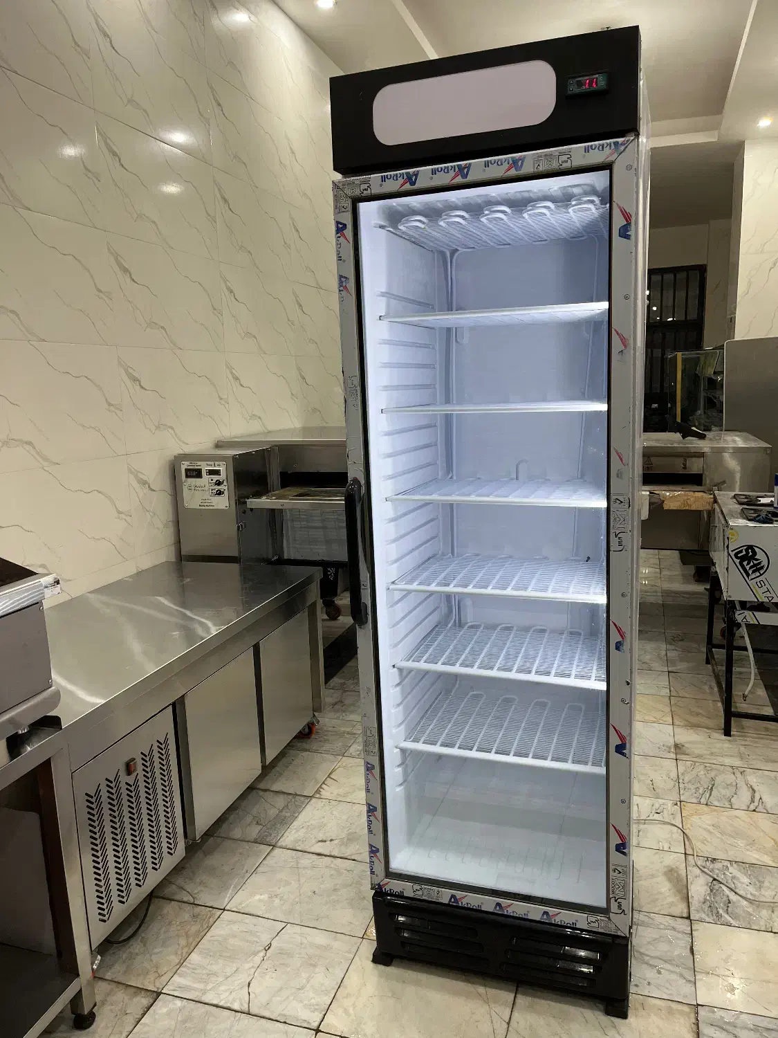 یخچال فریزر ایستاده درب طلایی فروشگاهی|فروشگاه و مغازه|تهران, شهرک ابوذر|دیوار