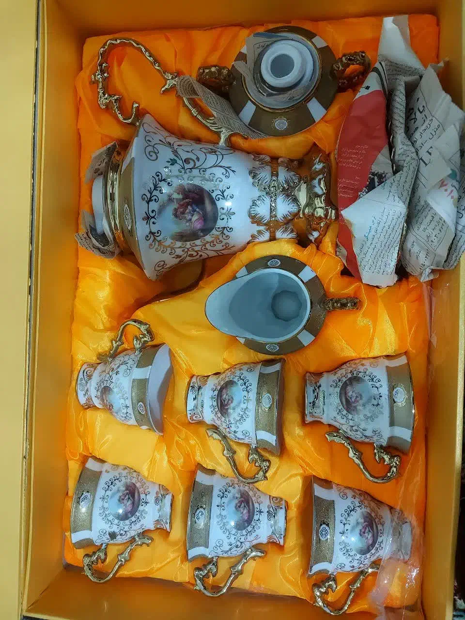 صبحانه خوری و بستنی خوری باسینی لیلی ومجنون|ظروف سرو و پذیرایی|مشهد, ادیب نیشابوری (شهرک غرب)|دیوار