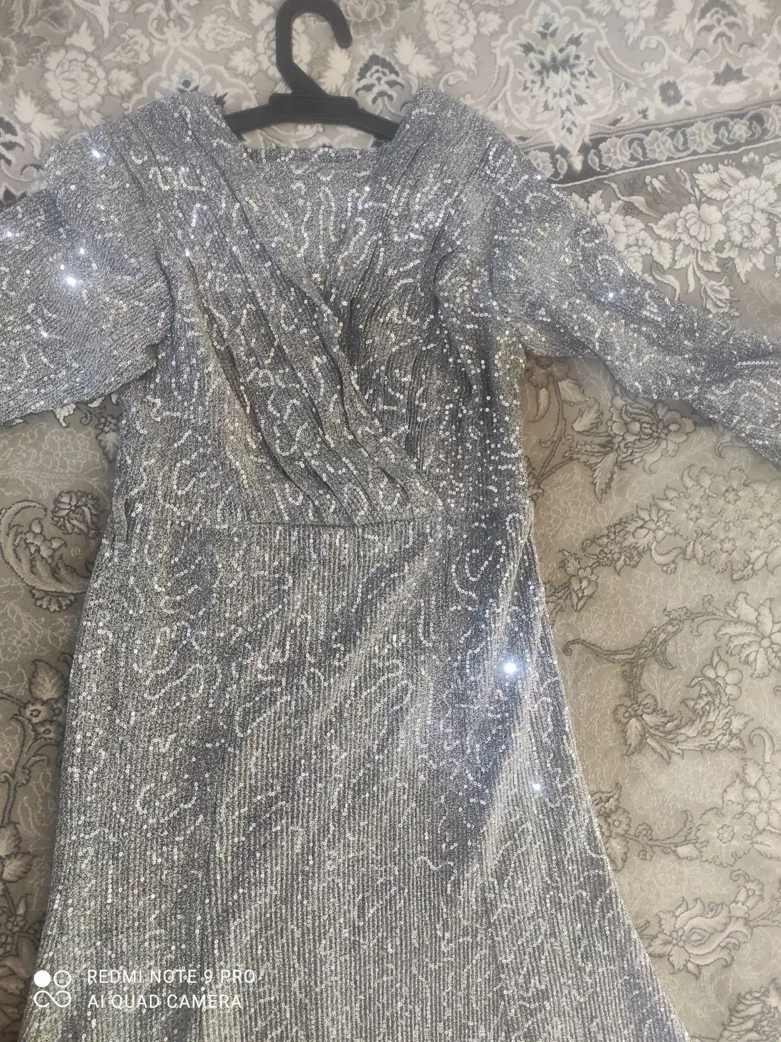 لباس مجلسی|لباس|بومهن, |دیوار