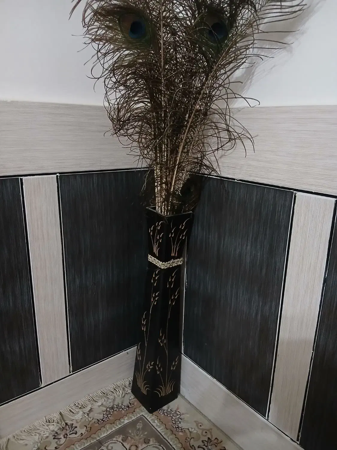 پر طاووس به همراه گلدان|گل مصنوعی|دزفول, |دیوار