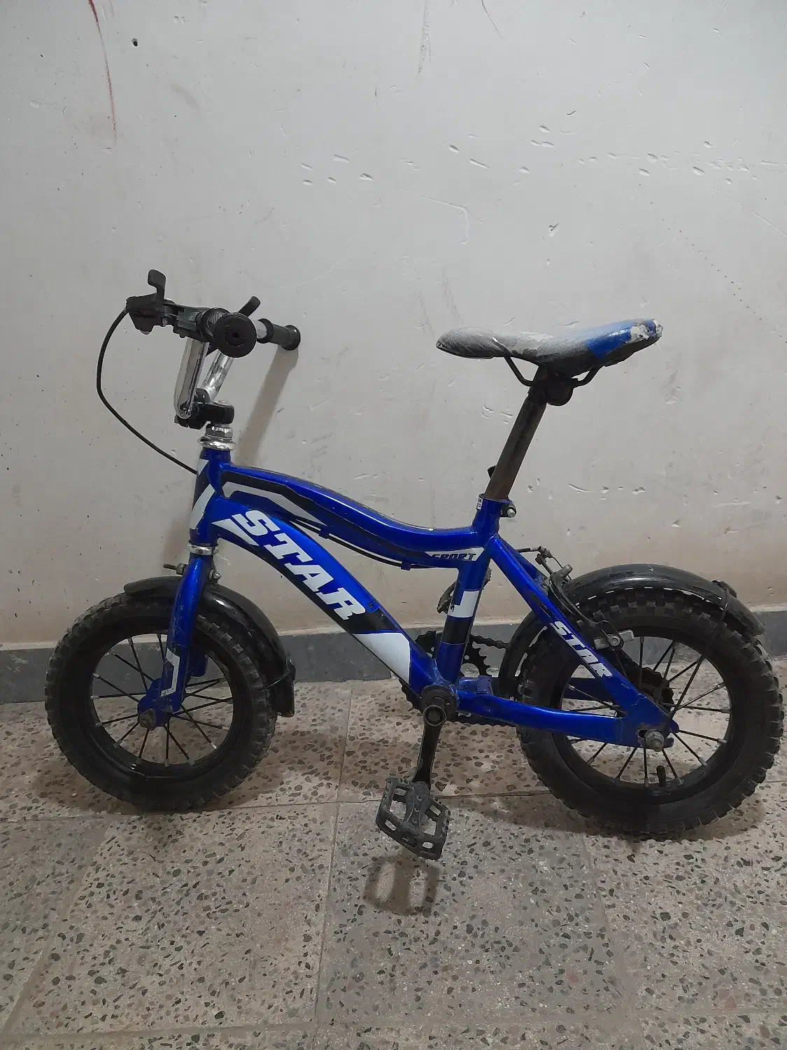 دوچرخه ی فروشی دو عدد|دوچرخه، اسکیت، اسکوتر|میانه, |دیوار