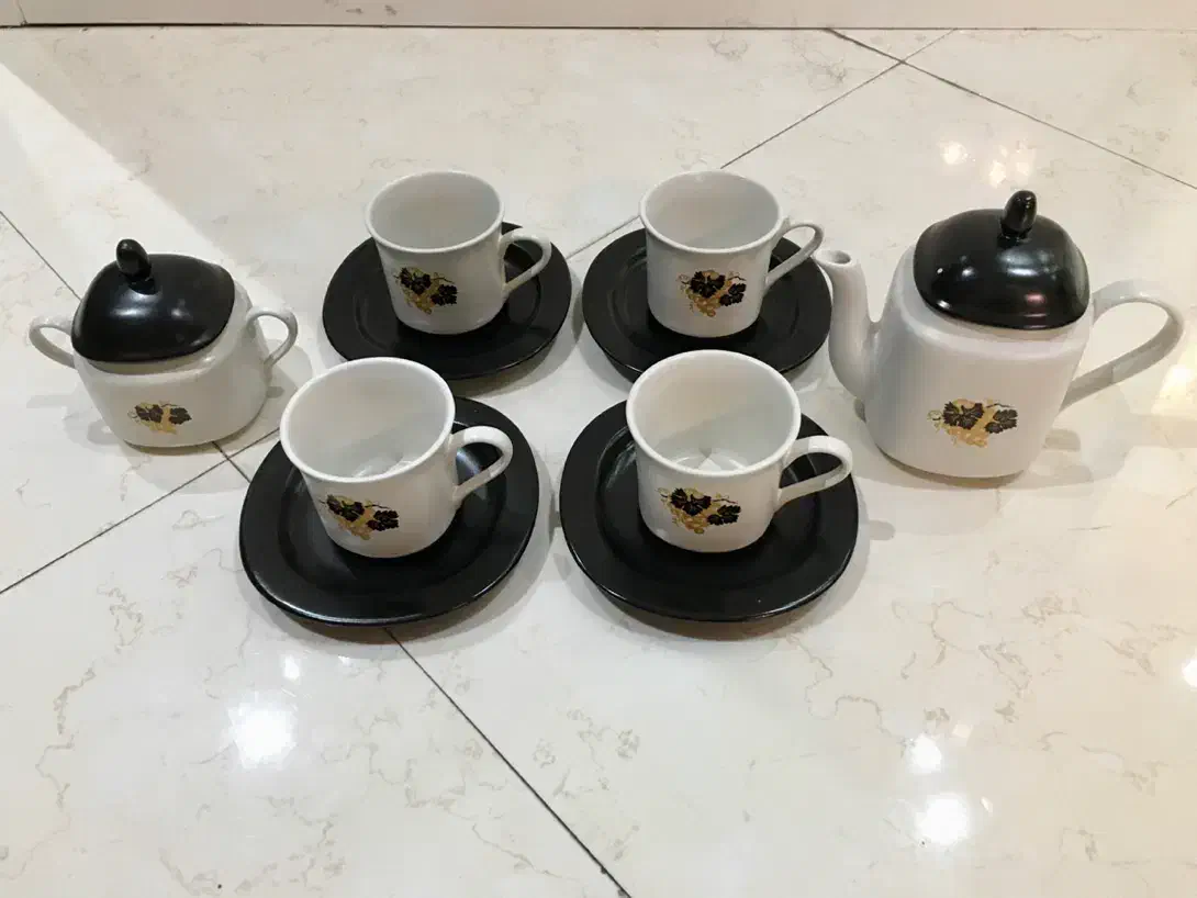 سرویس چایخوری (فنجان.قوری.قندان)|ظروف سرو و پذیرایی|اصفهان, شهرک ولیعصر|دیوار