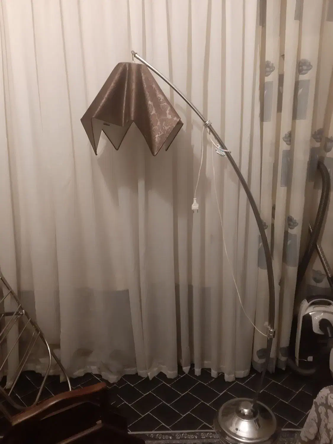 میز کنار میلیون آباژور|مبلمان خانگی و میز عسلی|کرمانشاه, |دیوار