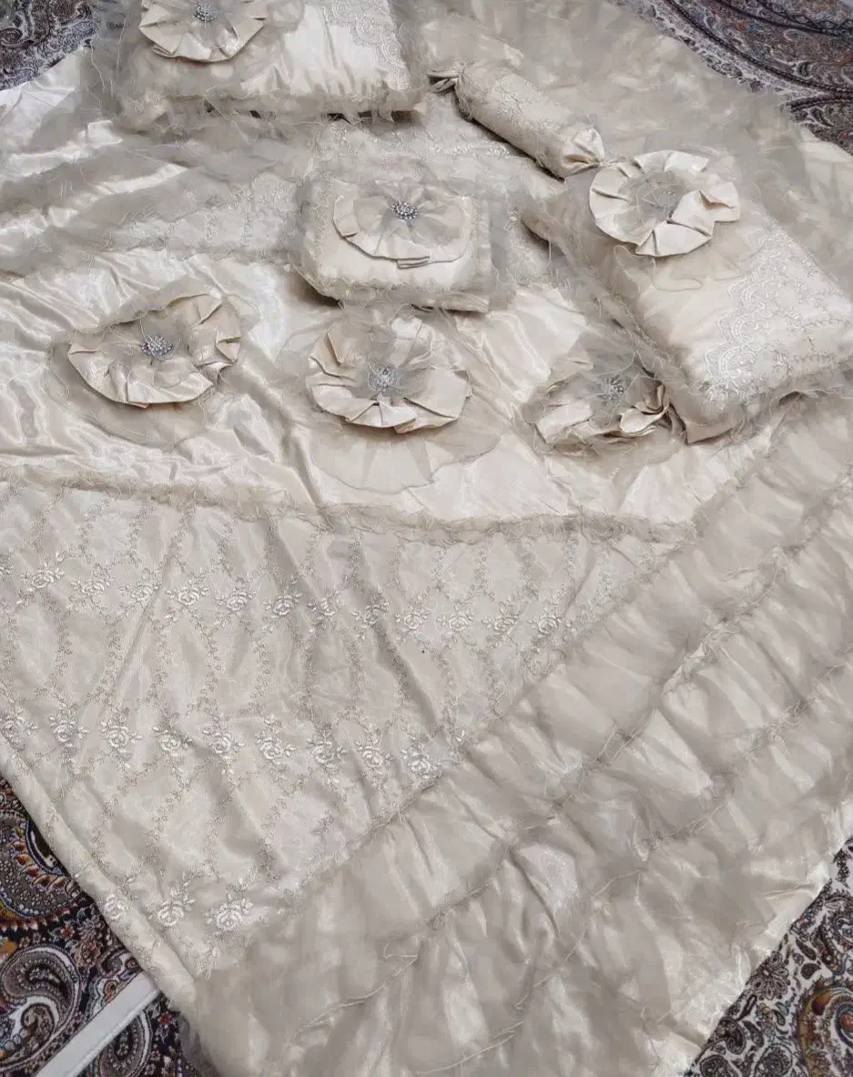 رو تختی گل دار رنگ نباتی|سرویس روتختی|قرچک, مهدیه|دیوار