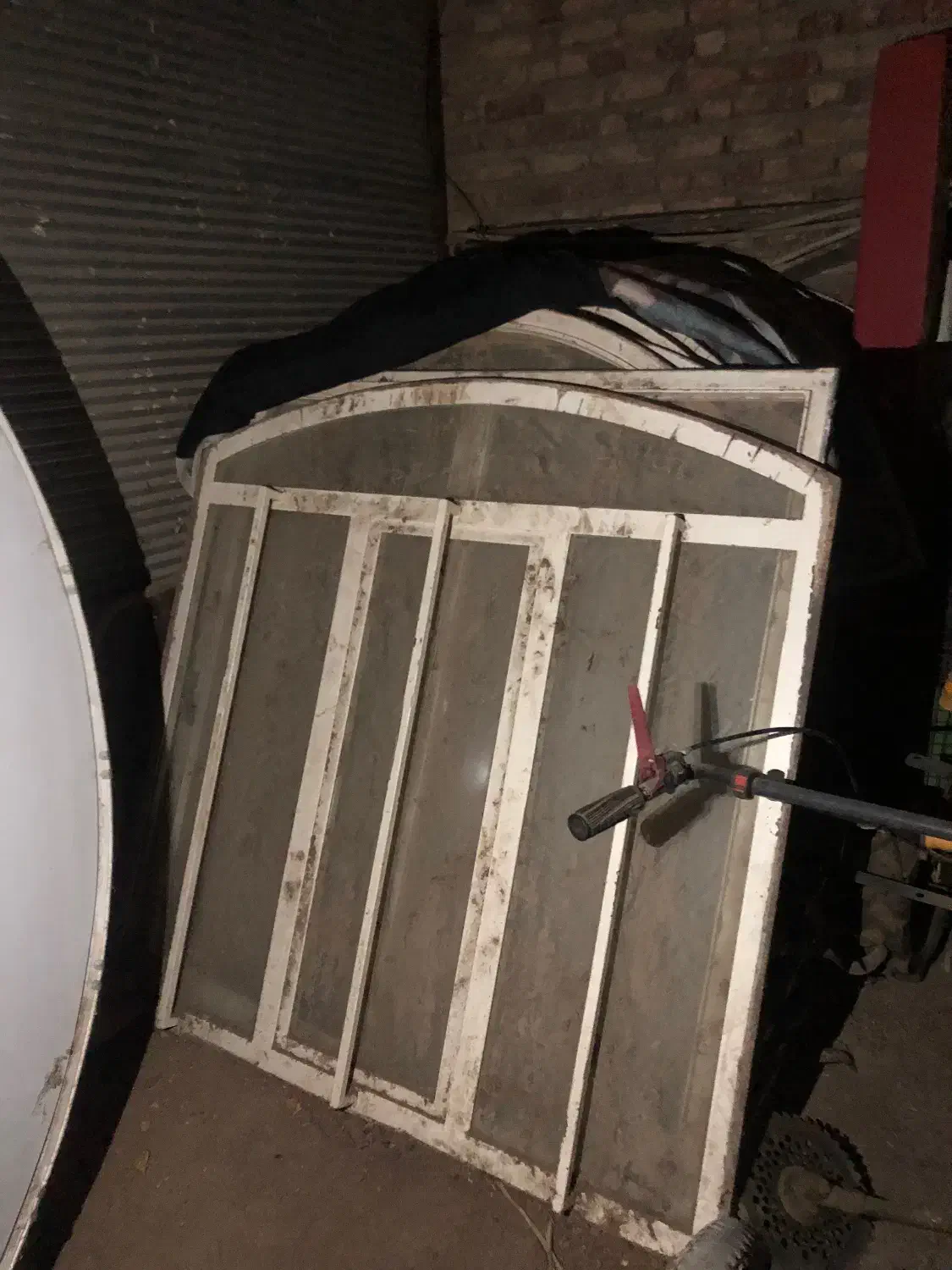 پنجره اهنی سنگین سالم|مصالح و تجهیزات ساختمان|سلماس, |دیوار