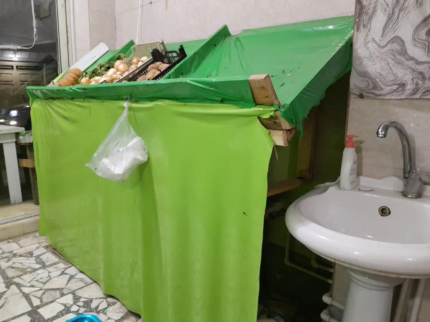 ۲عددطبق بایه میز|تخت و صندلی بچه|رشت, پیرکلاچای|دیوار