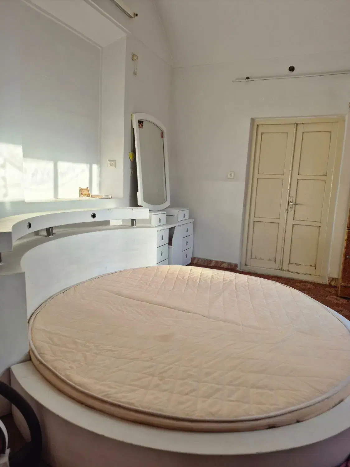 تخته گرد دو نفره - کیفیت درجه یک|تخت و سرویس خواب|یزد, |دیوار