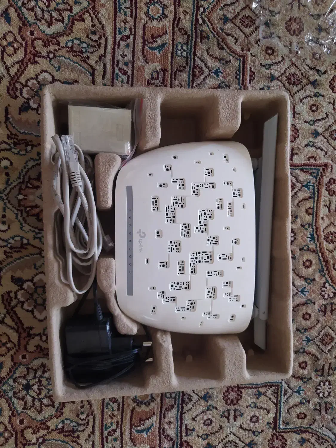 یک عدد مودم که اصلا استفاده نشده|مودم و تجهیزات شبکه|ارومیه, |دیوار