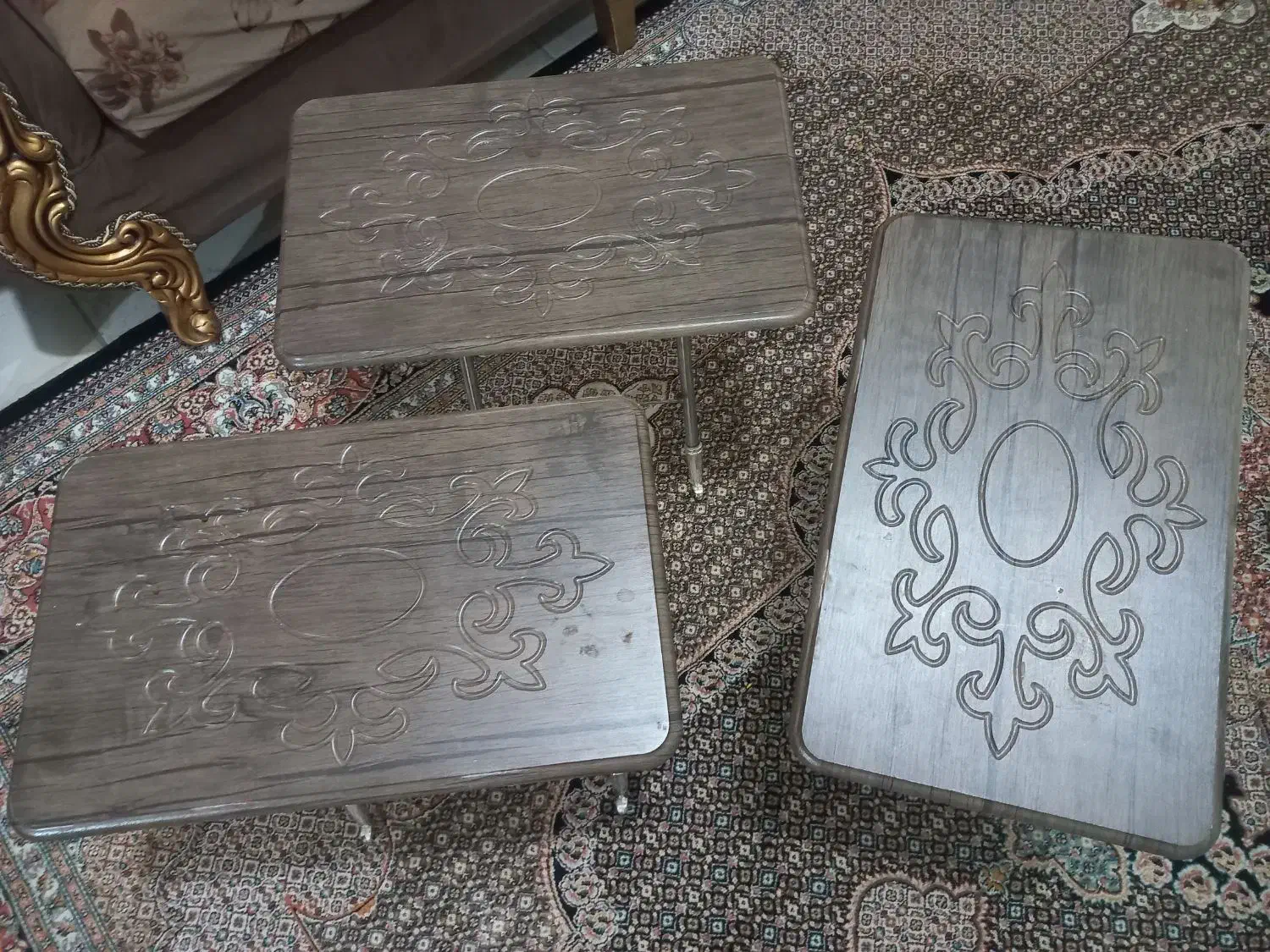 مبل ۷نفره چوبی سالم و تمیز+میز ناهار خوری|مبلمان خانگی و میز عسلی|پرند, فاز ۳|دیوار