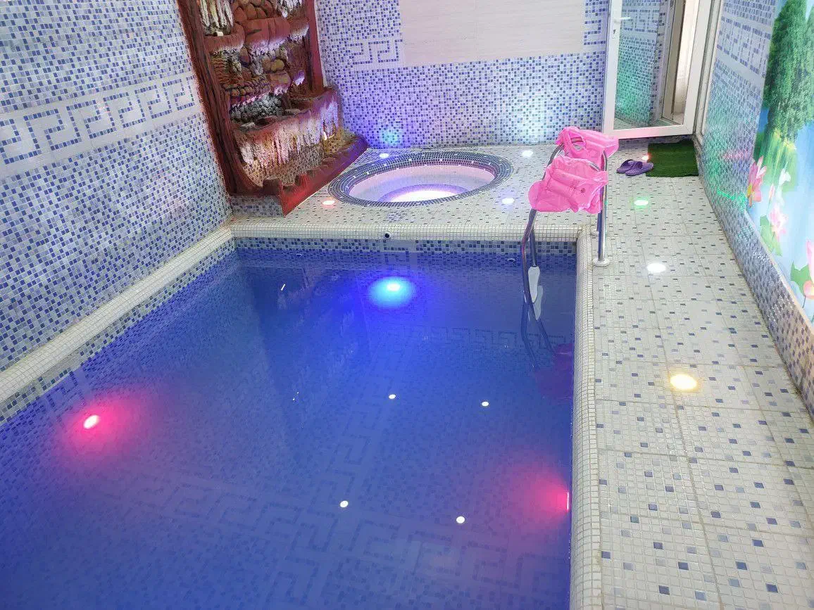 اجاره ویلا استخر داخل شاهنامه 76 محمد آباد|اجارهٔ کوتاهمدت ویلا و باغ|مشهد, شمس آباد|دیوار