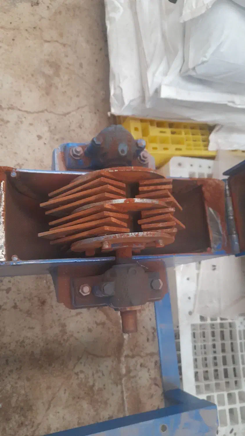 فروش آسیاب سنگ و خوراک دام|ماشین‌آلات صنعتی|خسروشاه, |دیوار