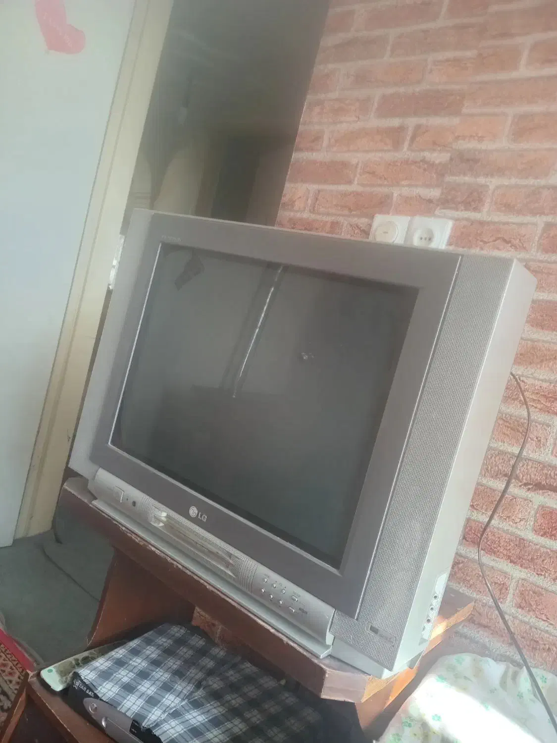 تلویزیون ال جی 21|تلویزیون و پروژکتور|شاهین‌شهر, طالقانی|دیوار