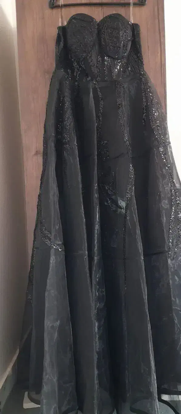 لباس مجلسی|لباس|شاهینشهر, گرگاب|دیوار