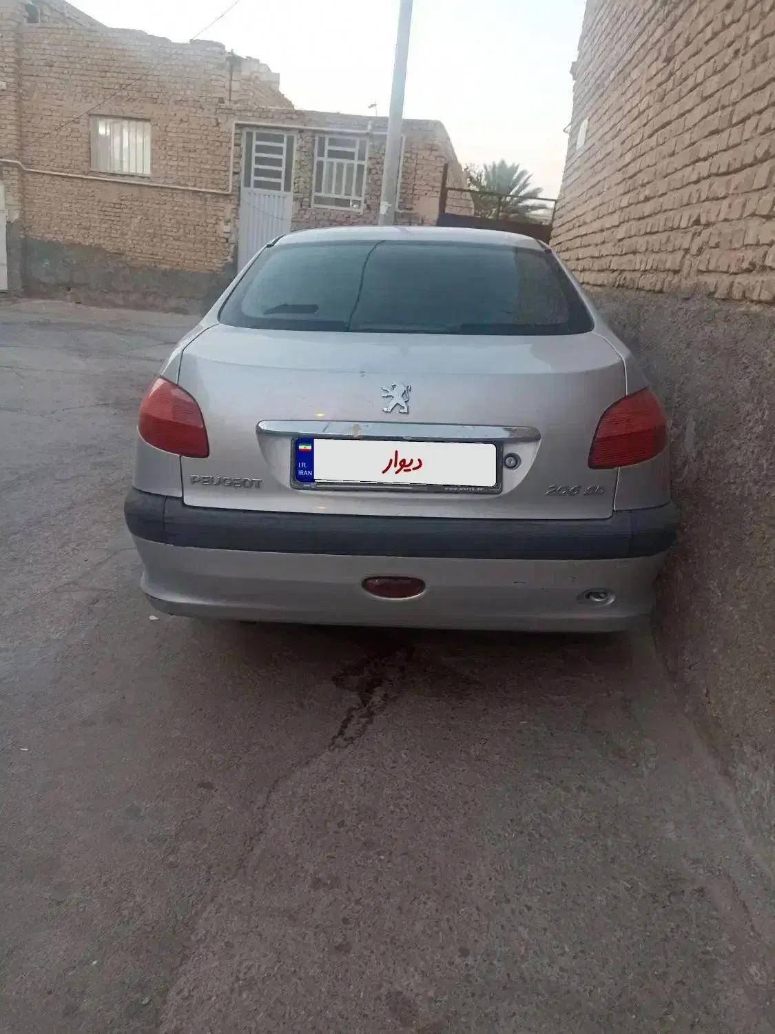 206sdتیوفایو|خودرو سواری و وانت|اردکان, |دیوار