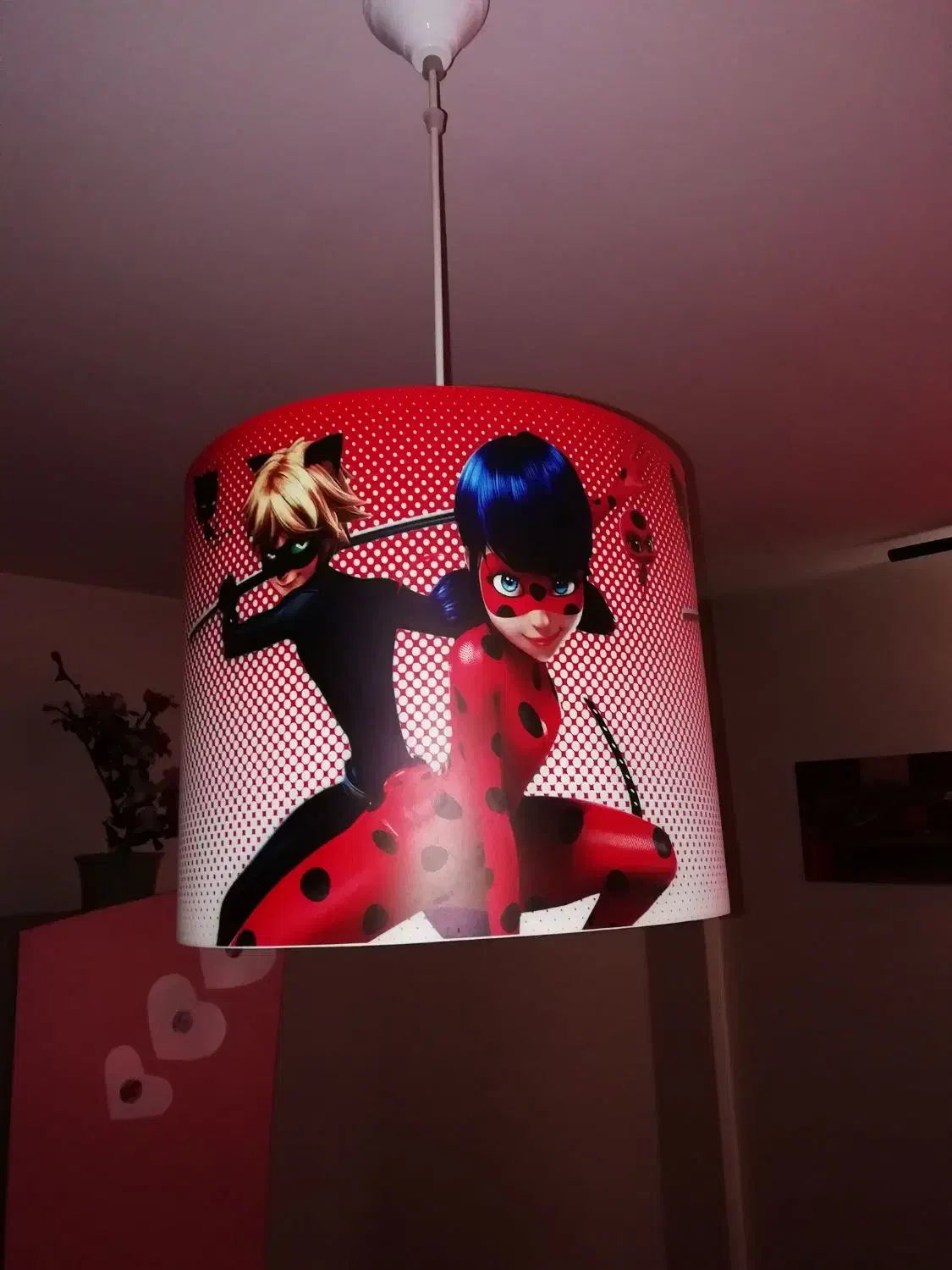 پرده و لوستر و آباژور و لیوان دختر کفشدوزکی|اسباب و اثاث بچه|تهران, مینیسیتی (شهرک نفت)|دیوار