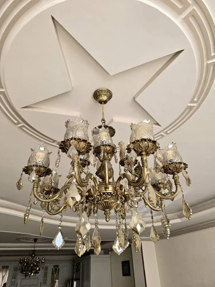 یک جفت لوستر ۱۲ و ۶ شاخه برنج اصل|لوستر و چراغ آویز|تهران, امیرآباد|دیوار