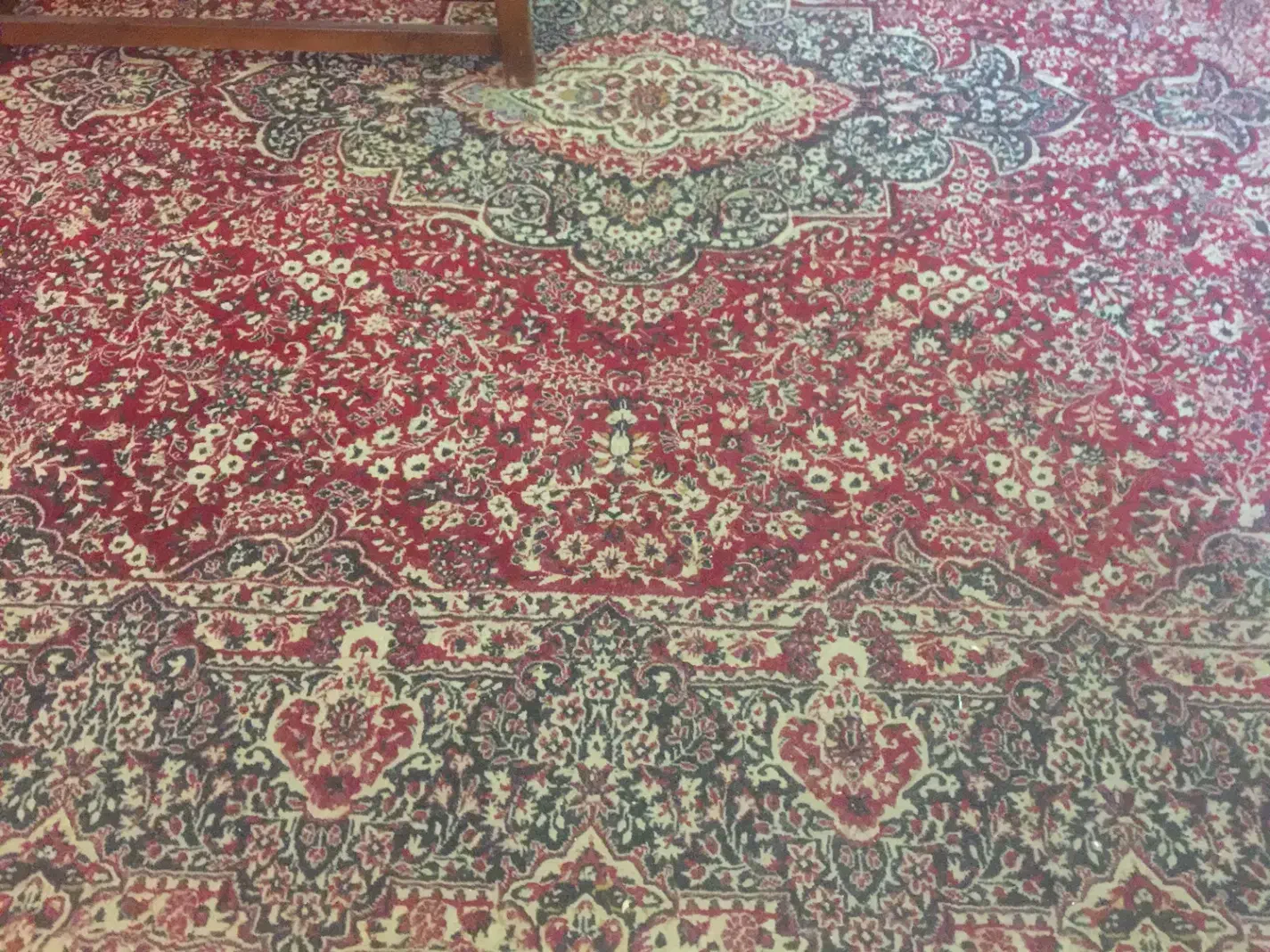 فرش ماشینی ۱۲ متری سالم|فرش|بندر انزلی, موج شکن|دیوار