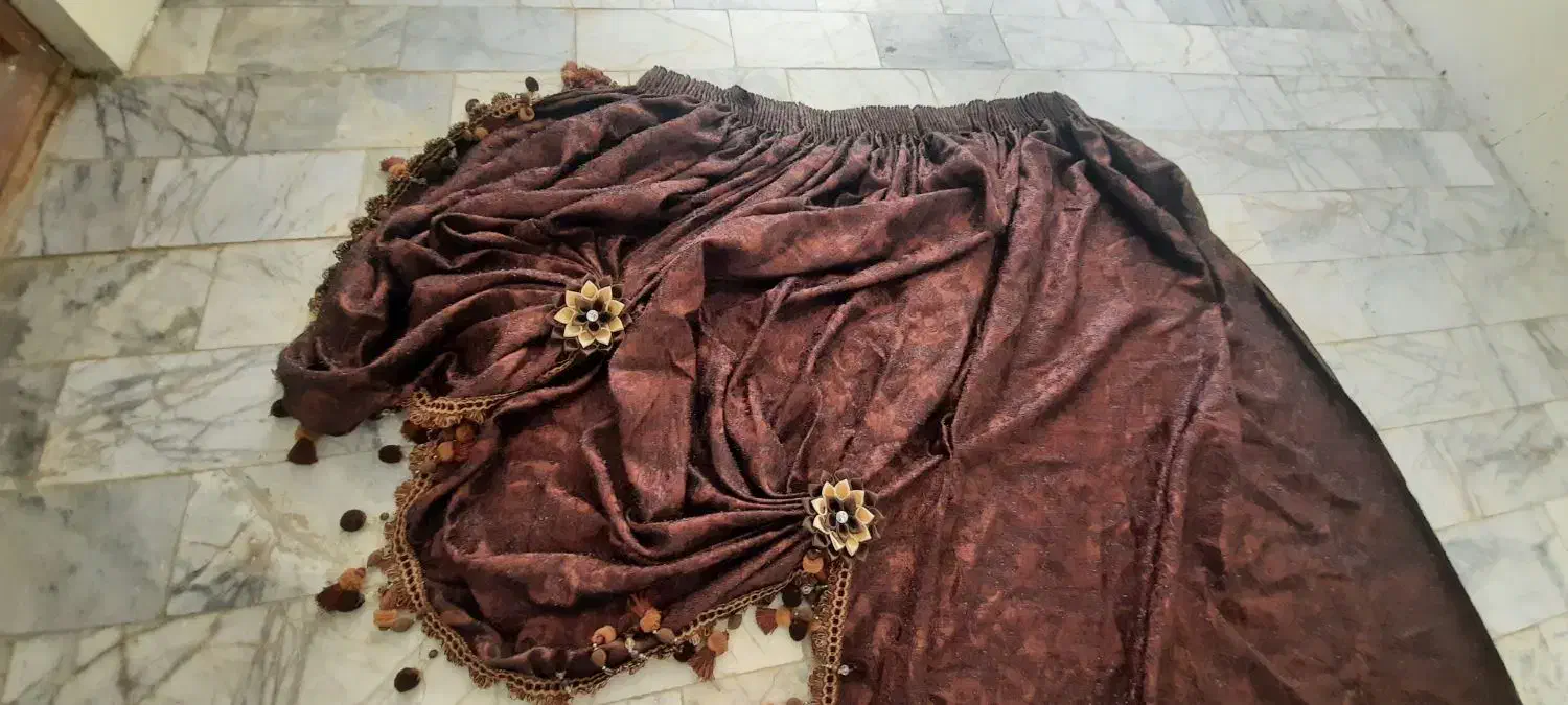 والان پرده سالم و تمیز در حد نو|پرده، رانر، رومیزی|دماوند, گیلاوند|دیوار