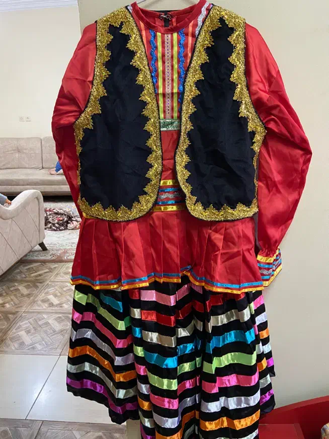 لباس محلی|لباس|رشت, جانبازان|دیوار