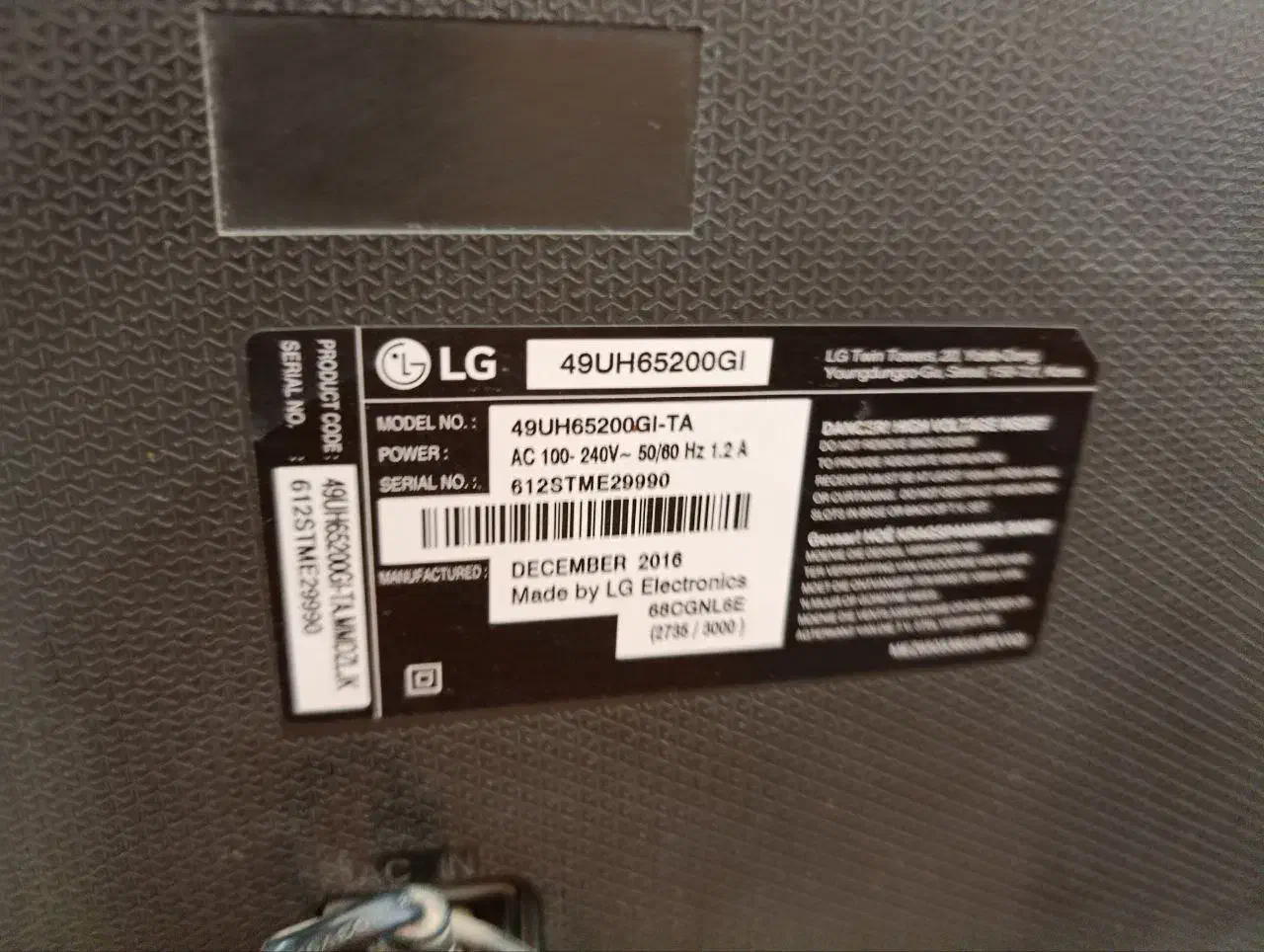 تلویزیون LG به همراه میز|تلویزیون و پروژکتور|زابل, |دیوار