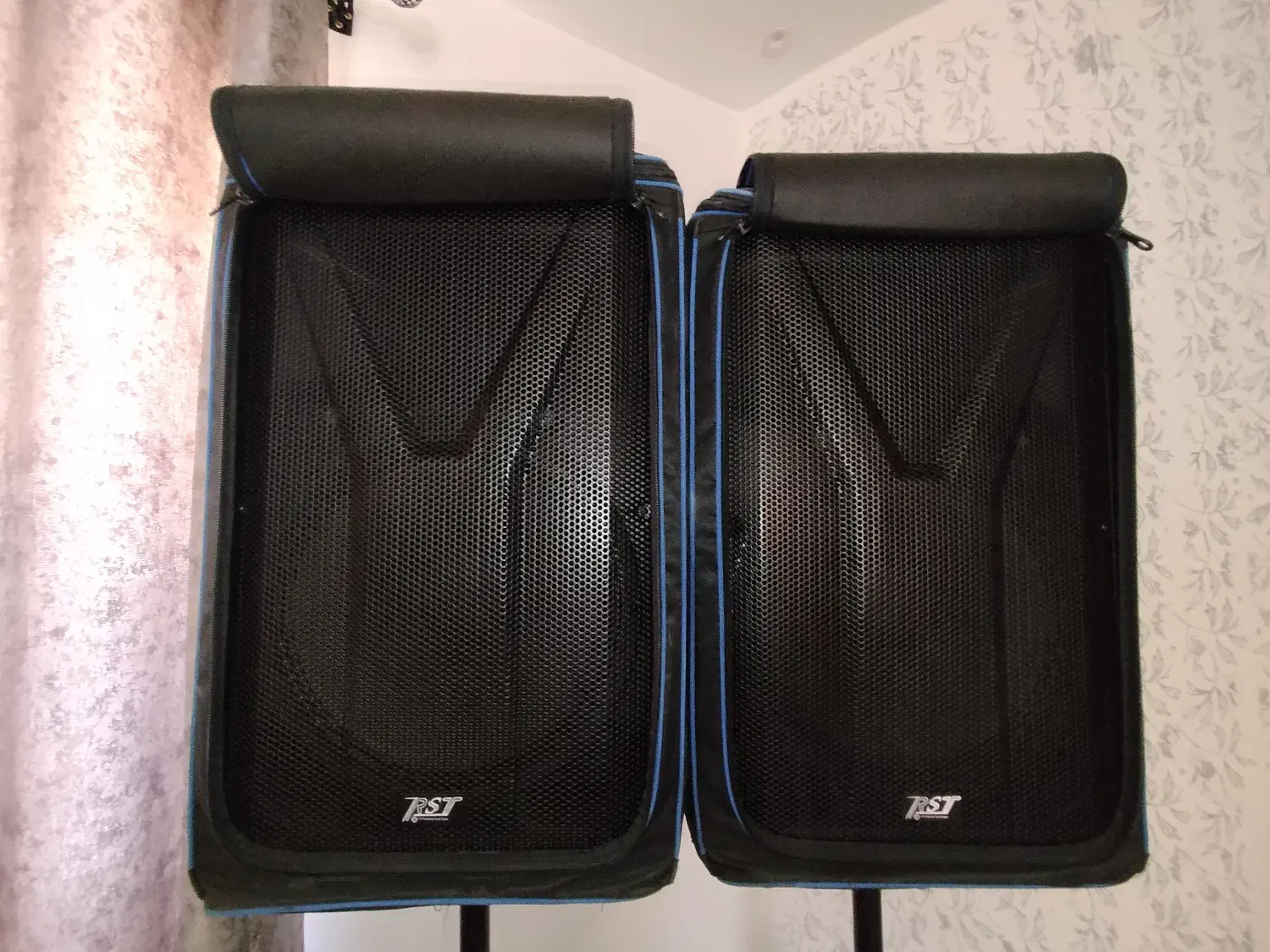 باندمجالس|صوتی و تصویری|شیراز, گلستان|دیوار