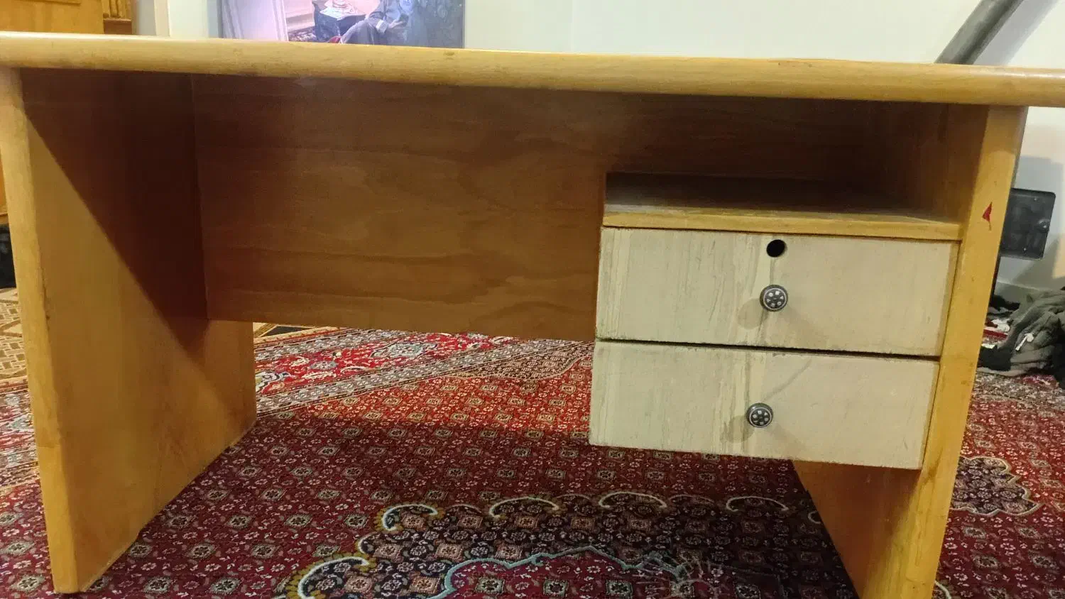 میز تحریر سالم|میز تحریر و کامپیوتر|بروجرد, |دیوار