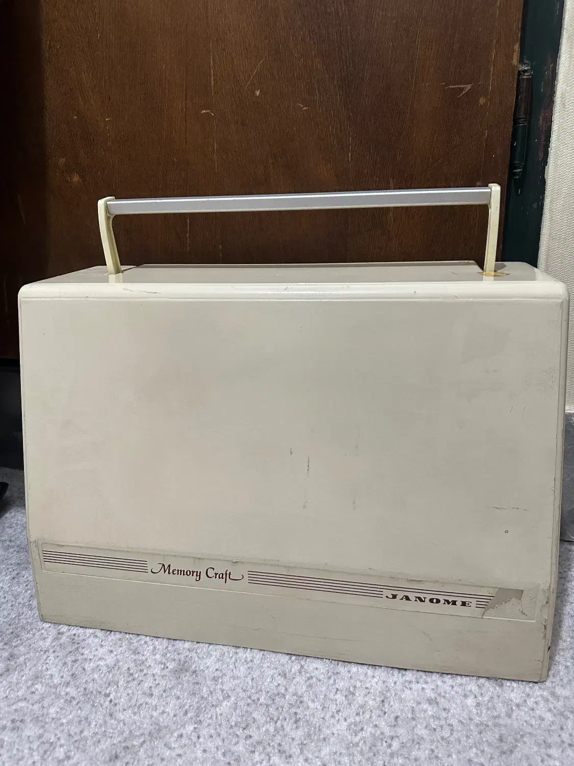 چرخ خیاطی ژانومه مدل ۶۳۶ اصل ژاپن|چرخ خیاطی و ریسندگی|تهران, مشیریه|دیوار