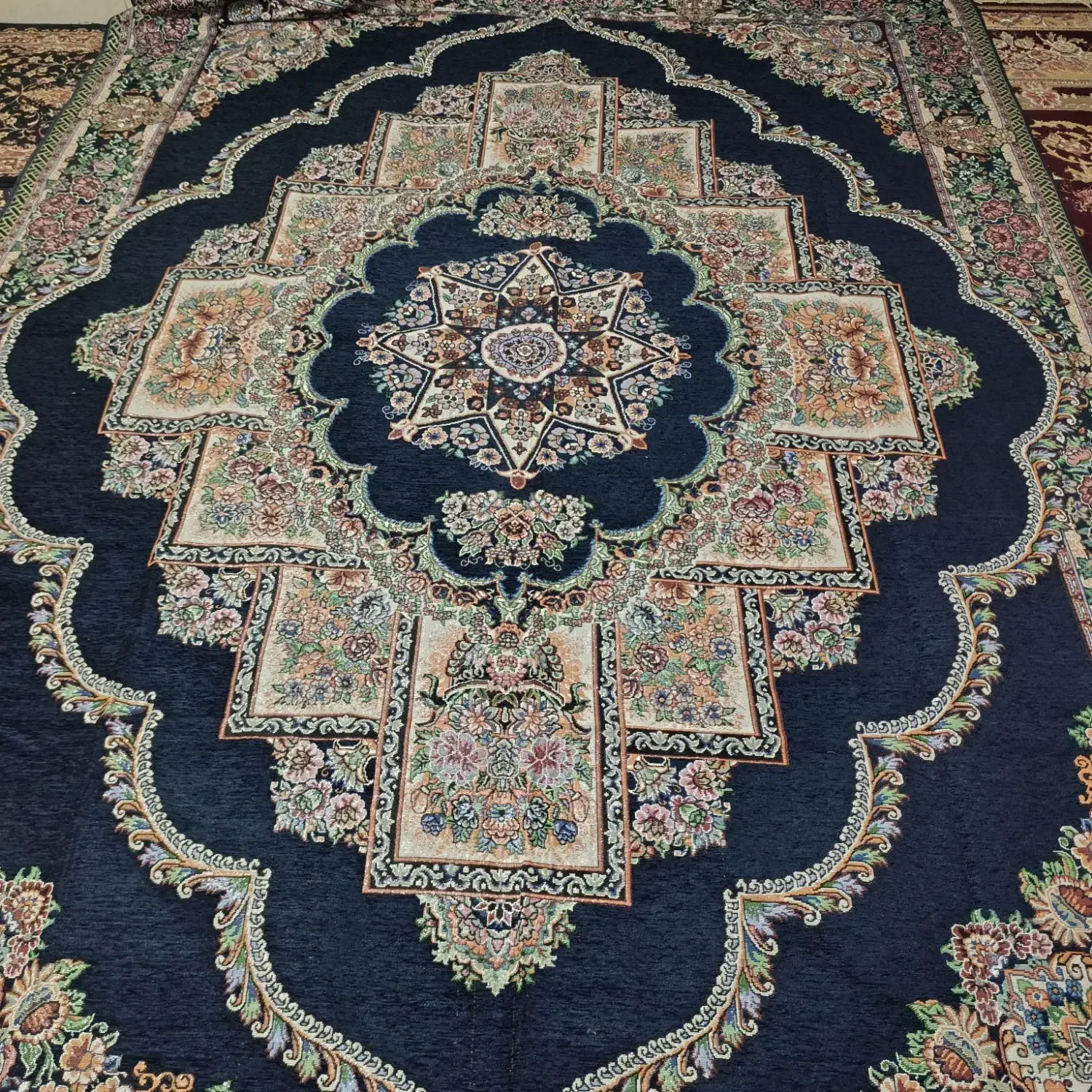 روفرشی 9متری مخمل زرک دار|روفرشی|بندرعباس, |دیوار