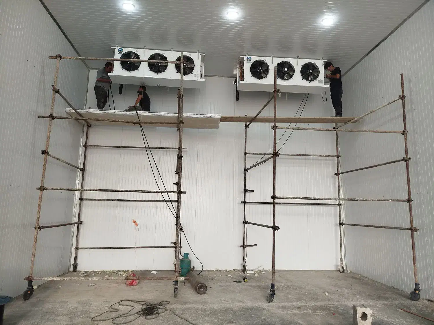 طراحی و ساخت انواع سردخانه های بالاصفر و زیرصفر|ماشین‌آلات صنعتی|فسا, |دیوار