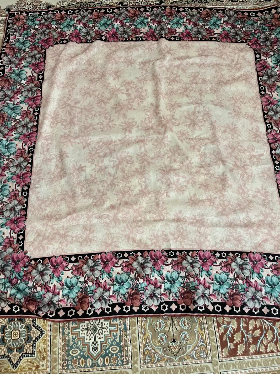 تعدادی شال و‌ روسری قوار دار نو|لباس|سیرجان, |دیوار