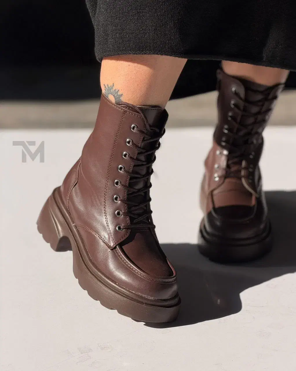 بوت زنانه|کیف، کفش، کمربند|آفتاب, |دیوار