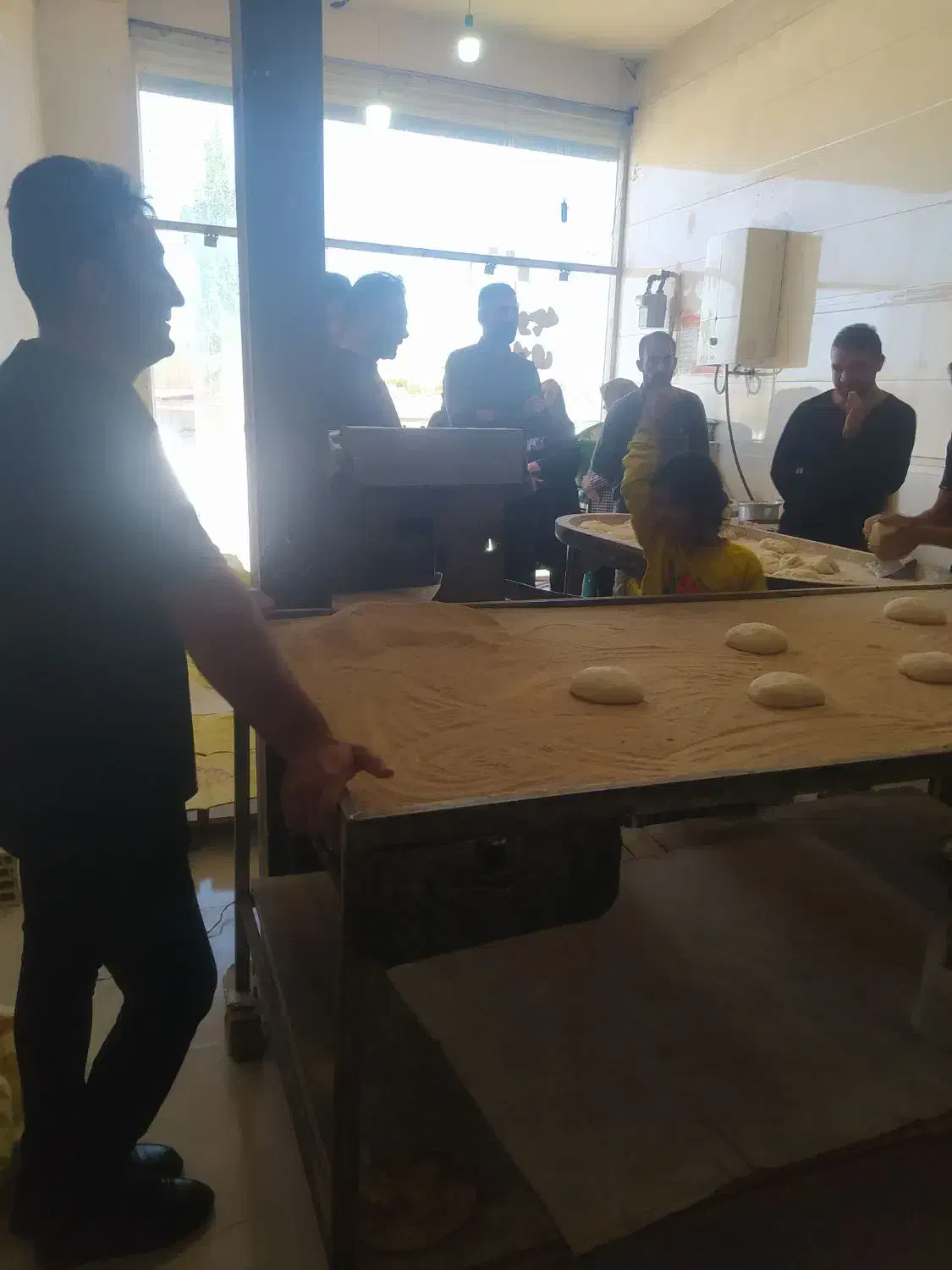 فروش جواز نانوایی یا اجاره کامل|استخدام خدمات فروشگاه و رستوران|الیگودرز, |دیوار