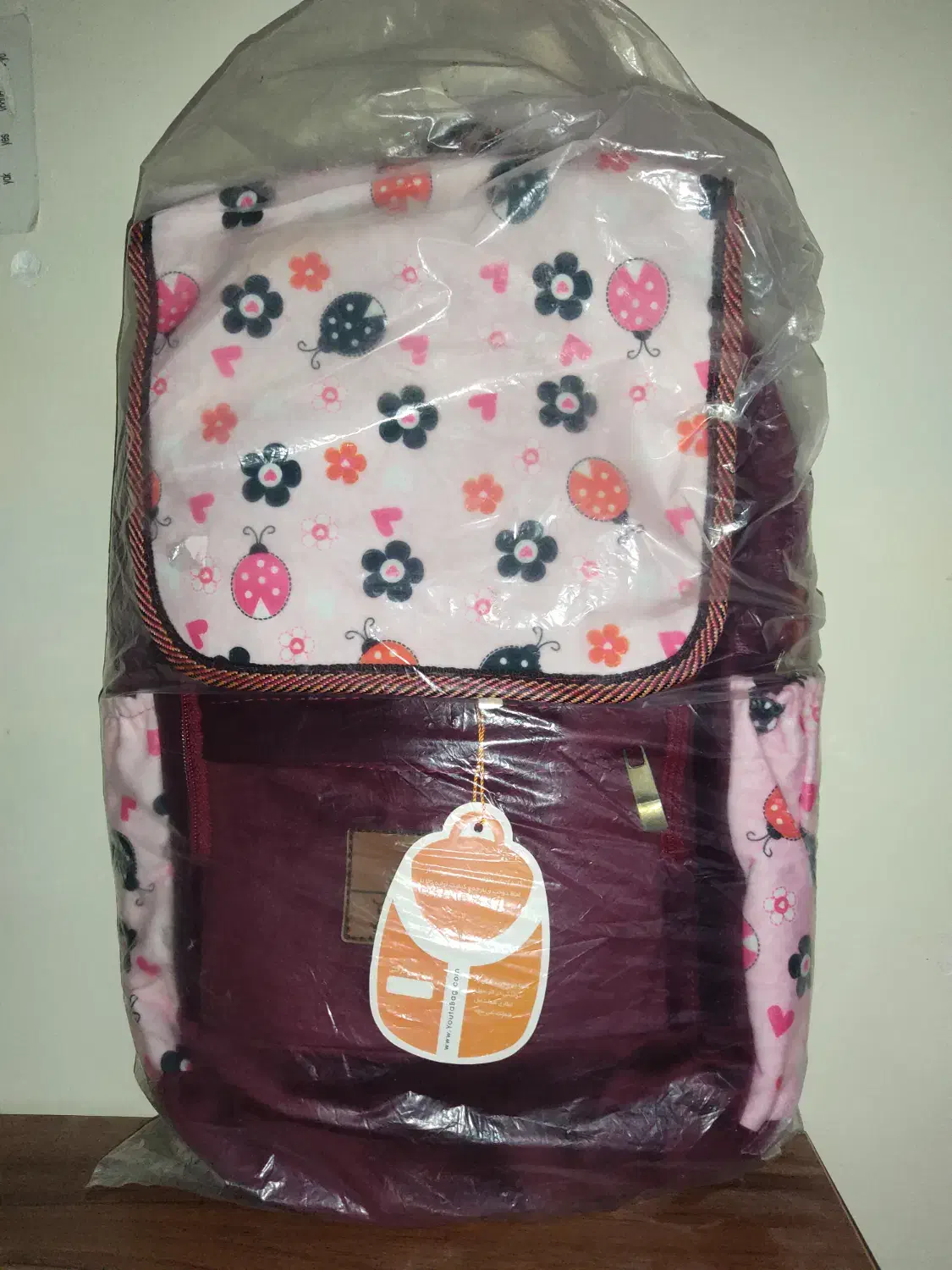 کیف/کوله|کیف، کفش، کمربند|اندیشه, اندیشه فاز ۴|دیوار